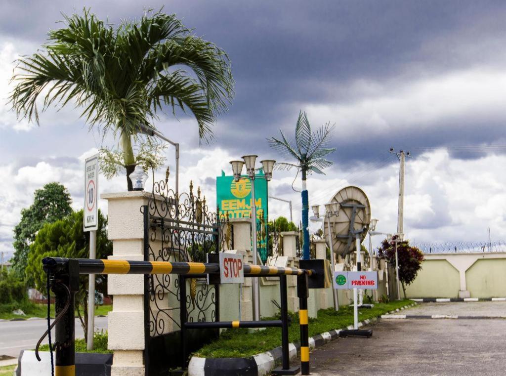 Eemjm Hotels And Suites Limited Uyo Ngoại thất bức ảnh